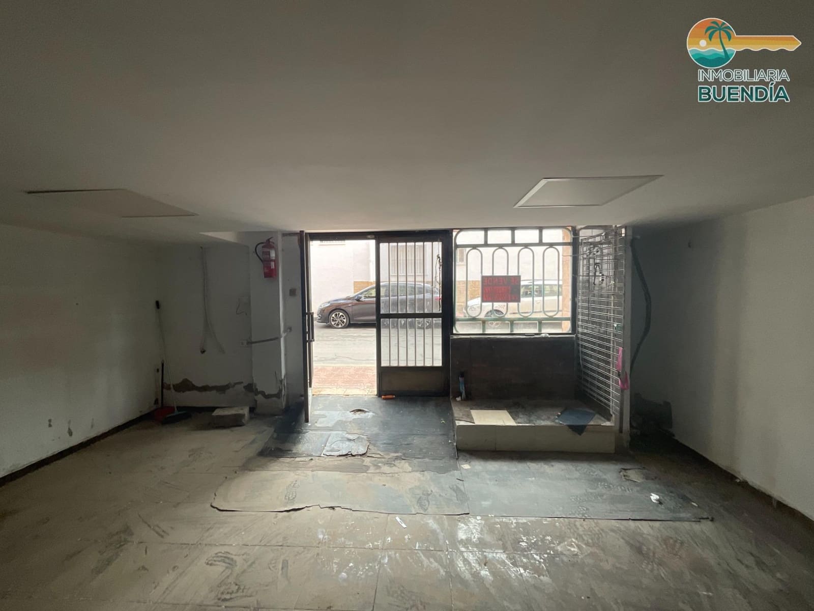 Comercial para venda em Puerto de Mazarron - 92 000 € (Ref: 9536028)
