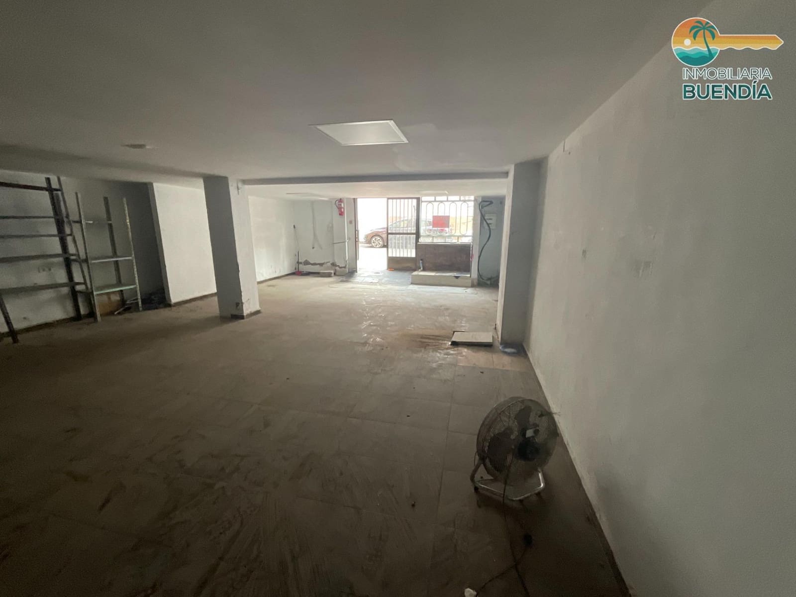 Comercial para venda em Puerto de Mazarron - 92 000 € (Ref: 9536028)