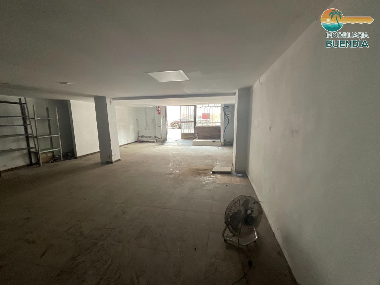 Comercial para venda em Puerto de Mazarron - 92 000 € (Ref: 9536028)