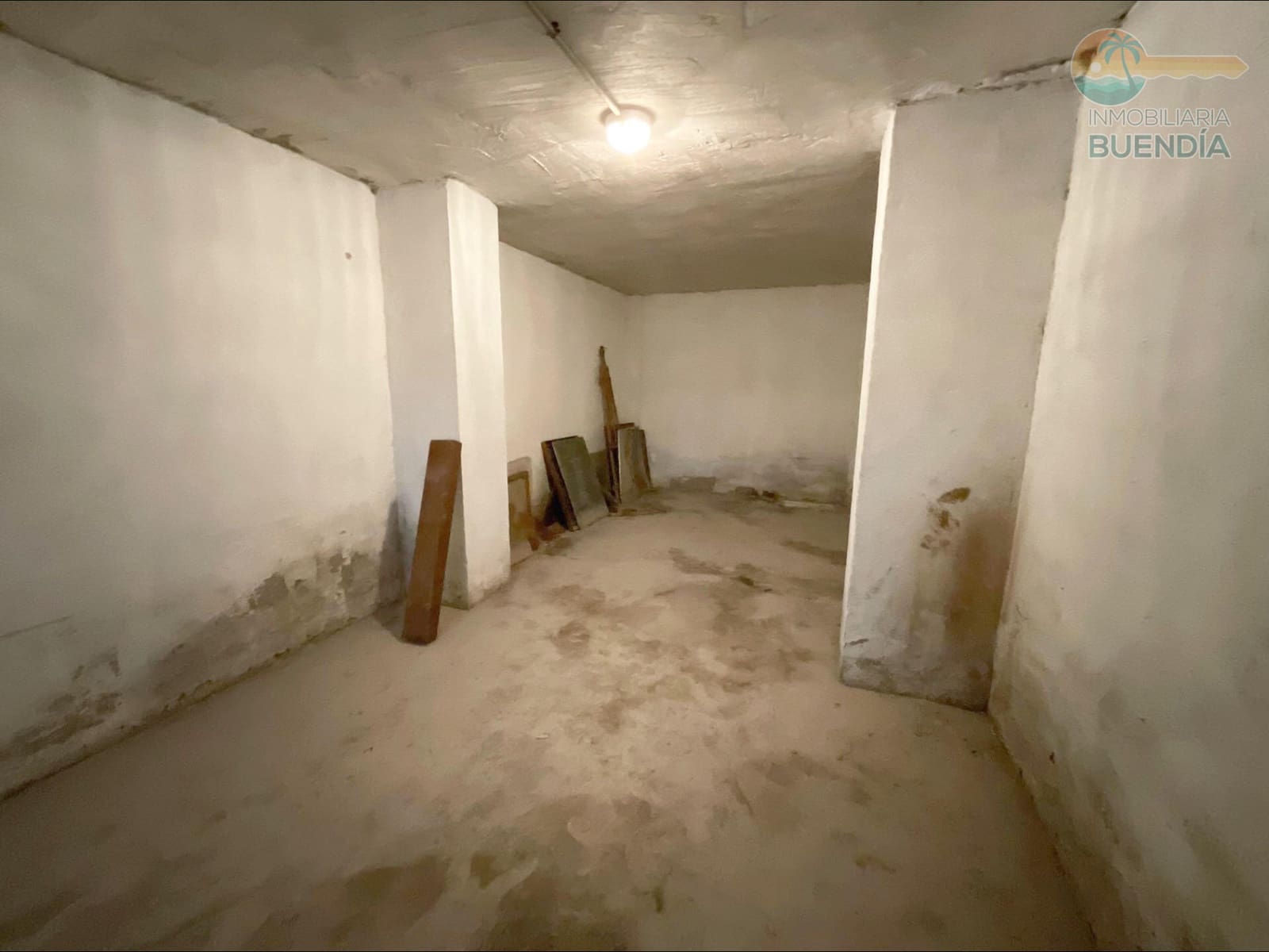 Garage til salg i Puerto de Mazarron - € 12.000 (Ref: 9565332)