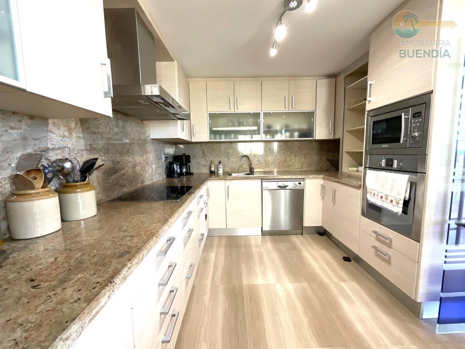 5 bedroom Villa for sale in Bolnuevo with pool garage - € 975,000 (Ref: 9615573)