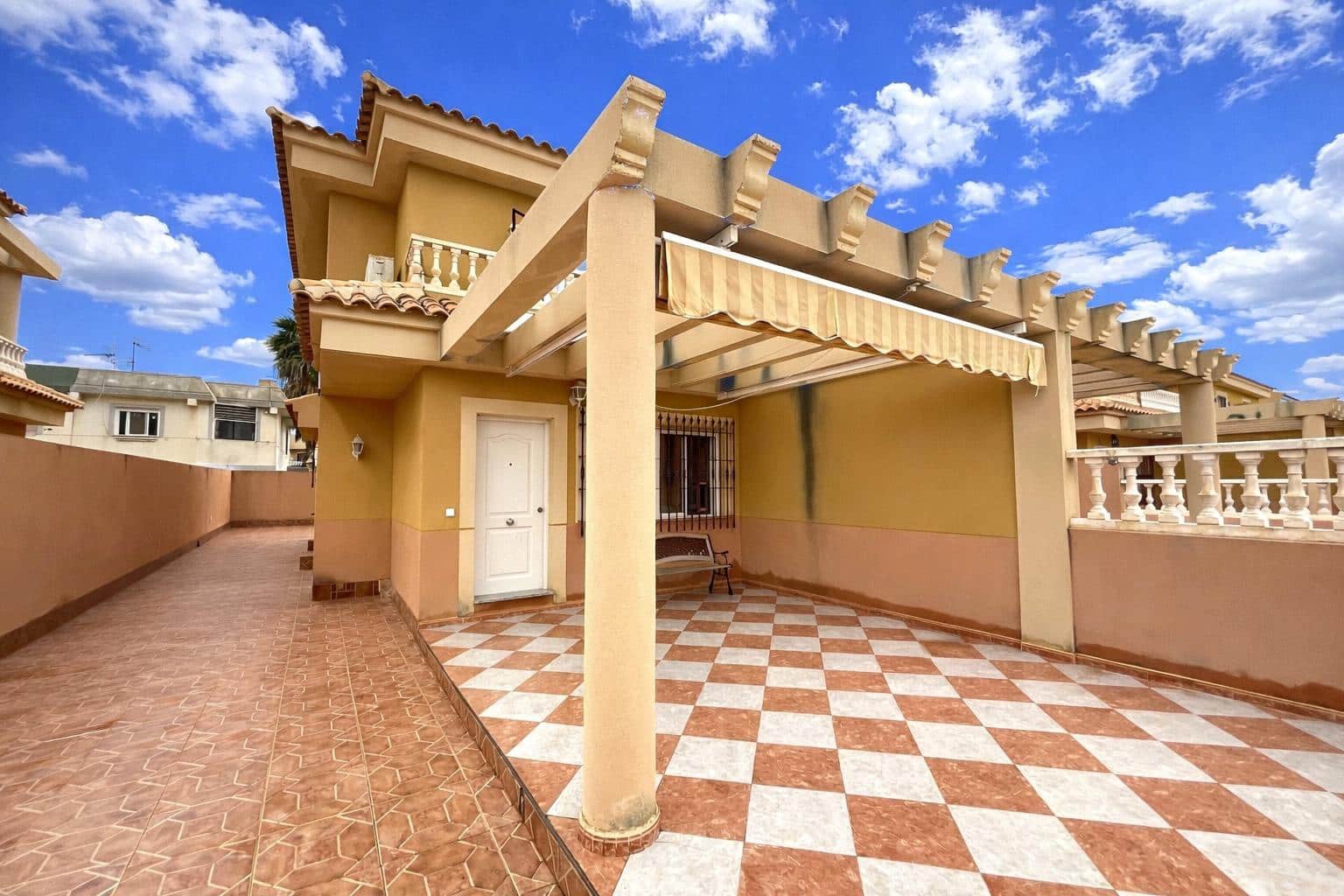 Apartamento de 4 habitaciones en Puerto de Mazarron en venta - 240.000 € (Ref: 9619364)