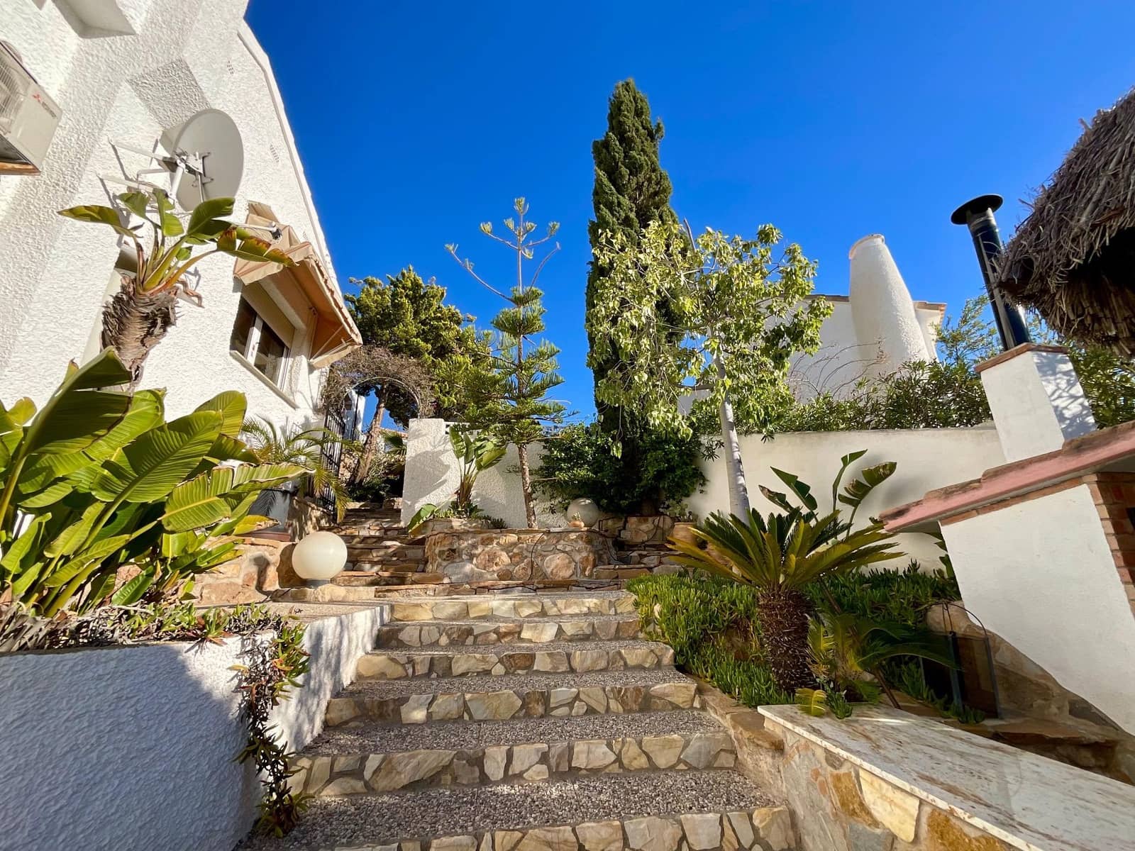 5 bedroom Villa for sale in Cartagena with garage - € 834,000 (Ref: 9640384)