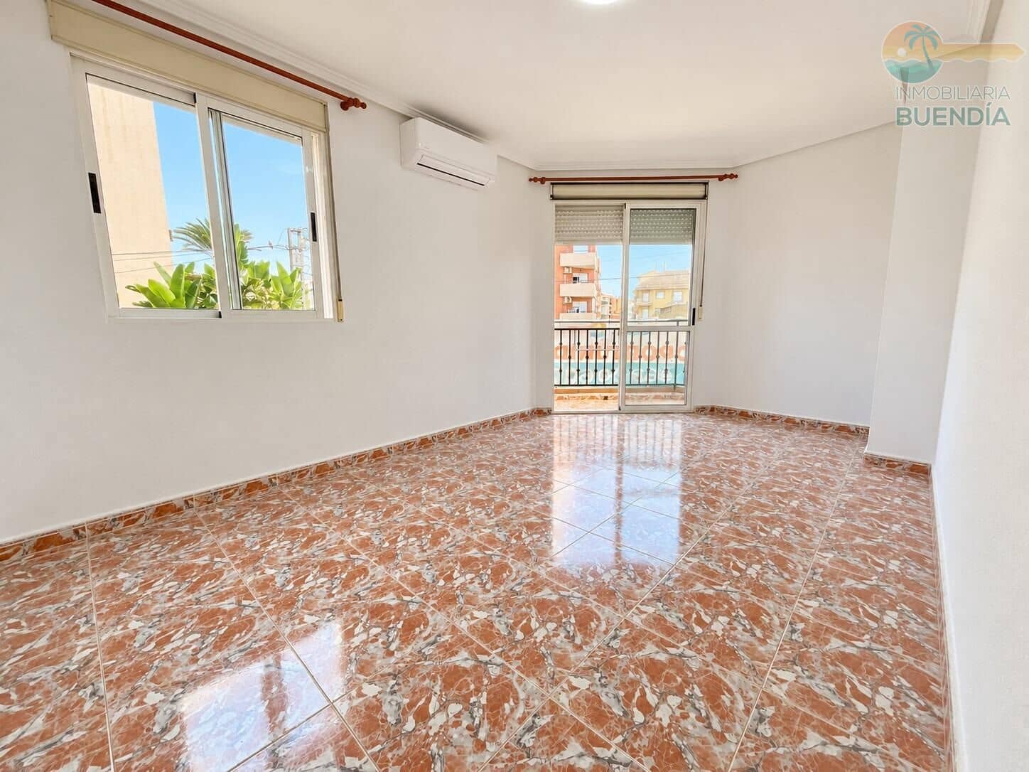 Apartamento de 2 habitaciones en Puerto de Mazarron en venta - 124.900 € (Ref: 9652101)
