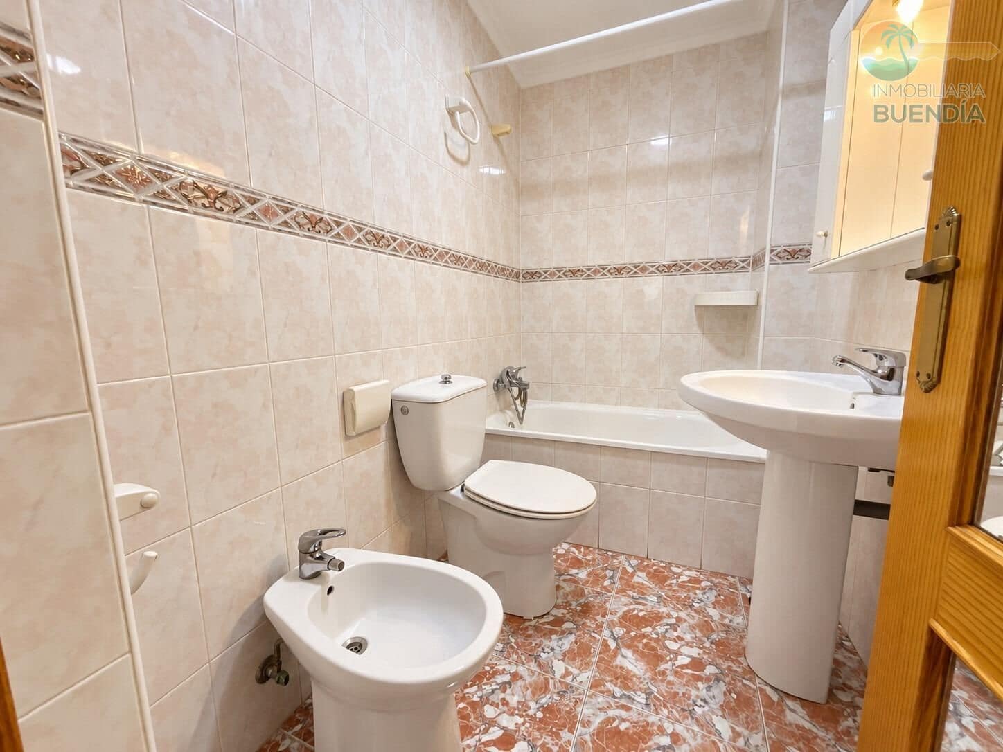 Apartamento de 2 habitaciones en Puerto de Mazarron en venta - 124.900 € (Ref: 9652101)