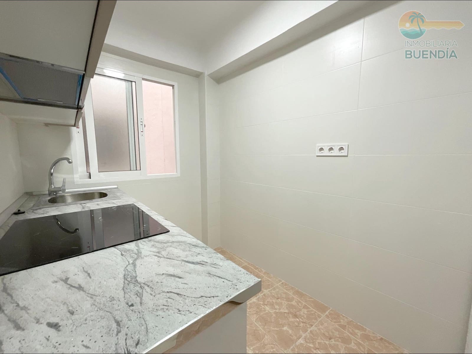 2 bedroom Apartment for sale in Puerto de Mazarron - € 99,900 (Ref: 9656183)