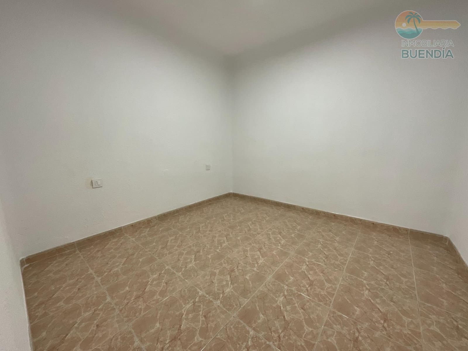 2 bedroom Apartment for sale in Puerto de Mazarron - € 99,900 (Ref: 9656183)