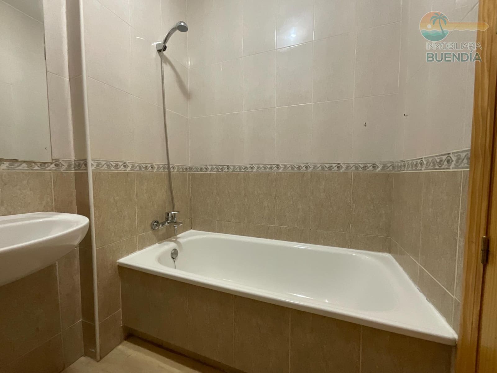 Apartamento de 2 habitaciones en Puerto de Mazarron en venta - 96.500 € (Ref: 9712055)