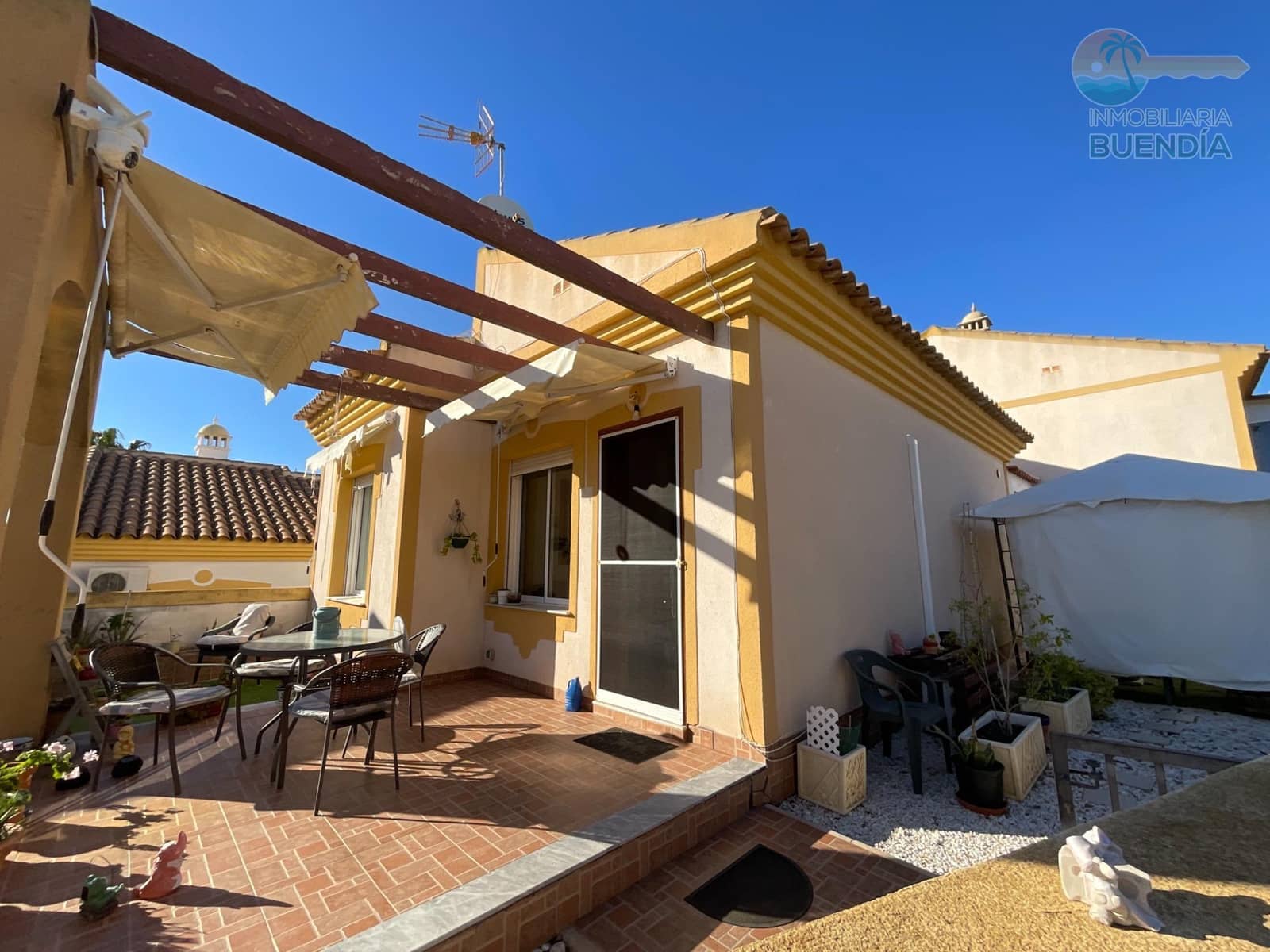 2 bedroom Bungalow for sale in Mazarron with pool - € 189,900 (Ref: 9712056)