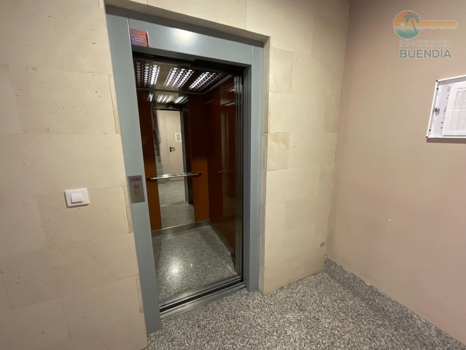 2 soverom Leilighet til salgs i Puerto de Mazarron med garasje - € 156 000 (Ref: 9759056)