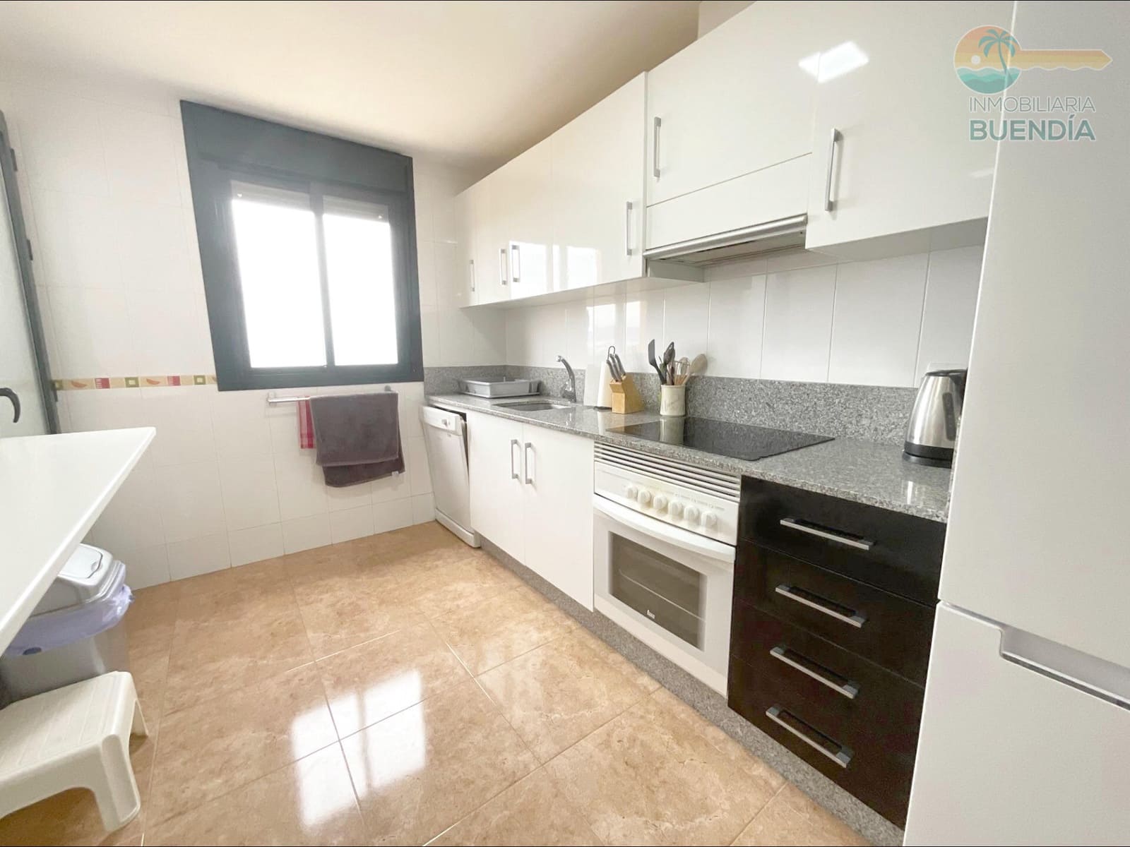 3 makuuhuone Kattohuoneisto myytävänä paikassa Alamillo mukana uima-altaan 
autotalli - 349 000 € (Ref: 9804385)