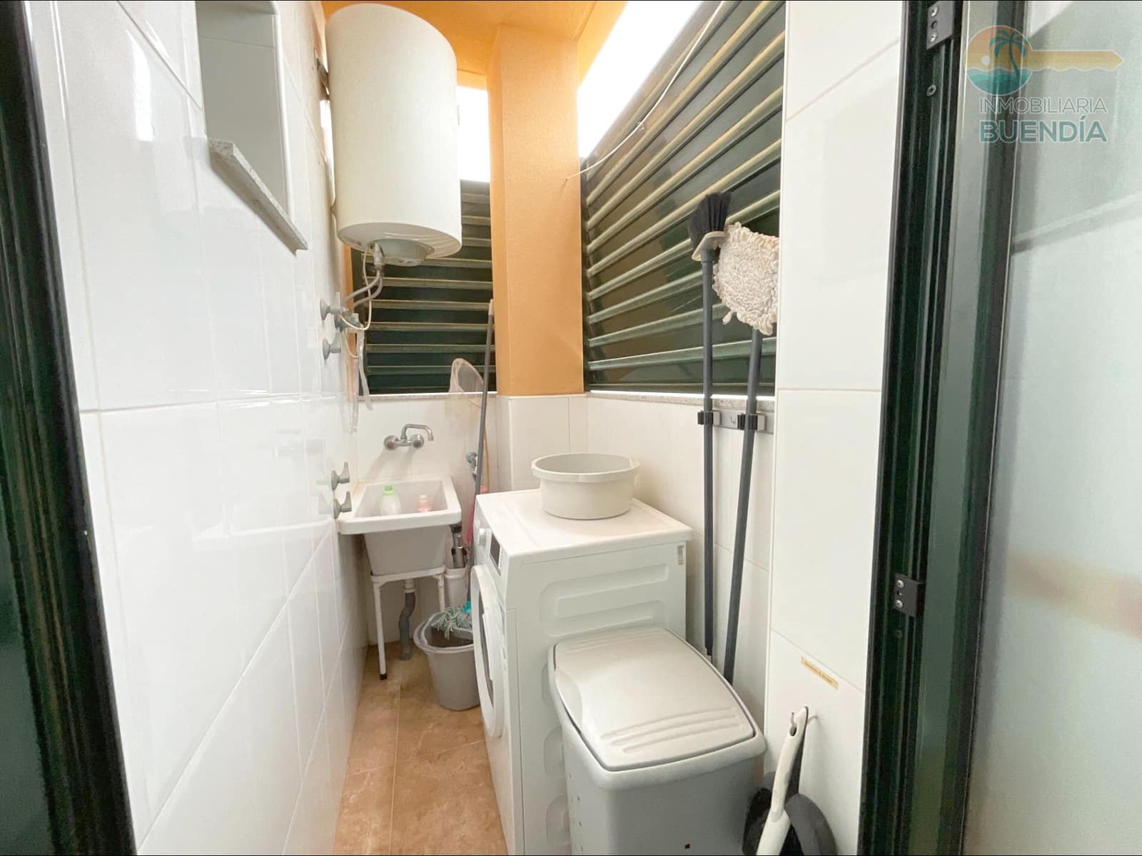 3 makuuhuone Kattohuoneisto myytävänä paikassa Alamillo mukana uima-altaan 
autotalli - 349 000 € (Ref: 9804385)