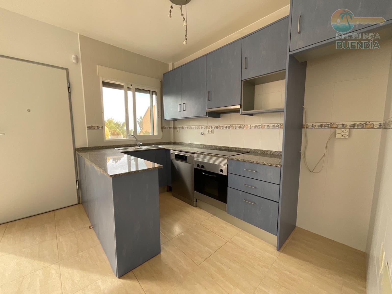 2 bedroom Penthouse for sale in Alamillo with pool garage - € 219,500 (Ref: 9818306)