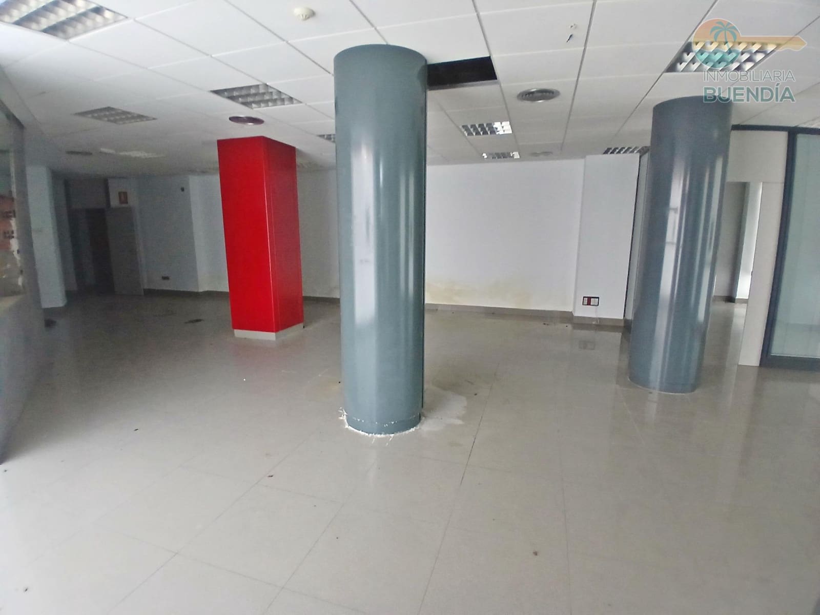 Commercial for sale in Puerto de Mazarron - € 270,000 (Ref: 9843474)