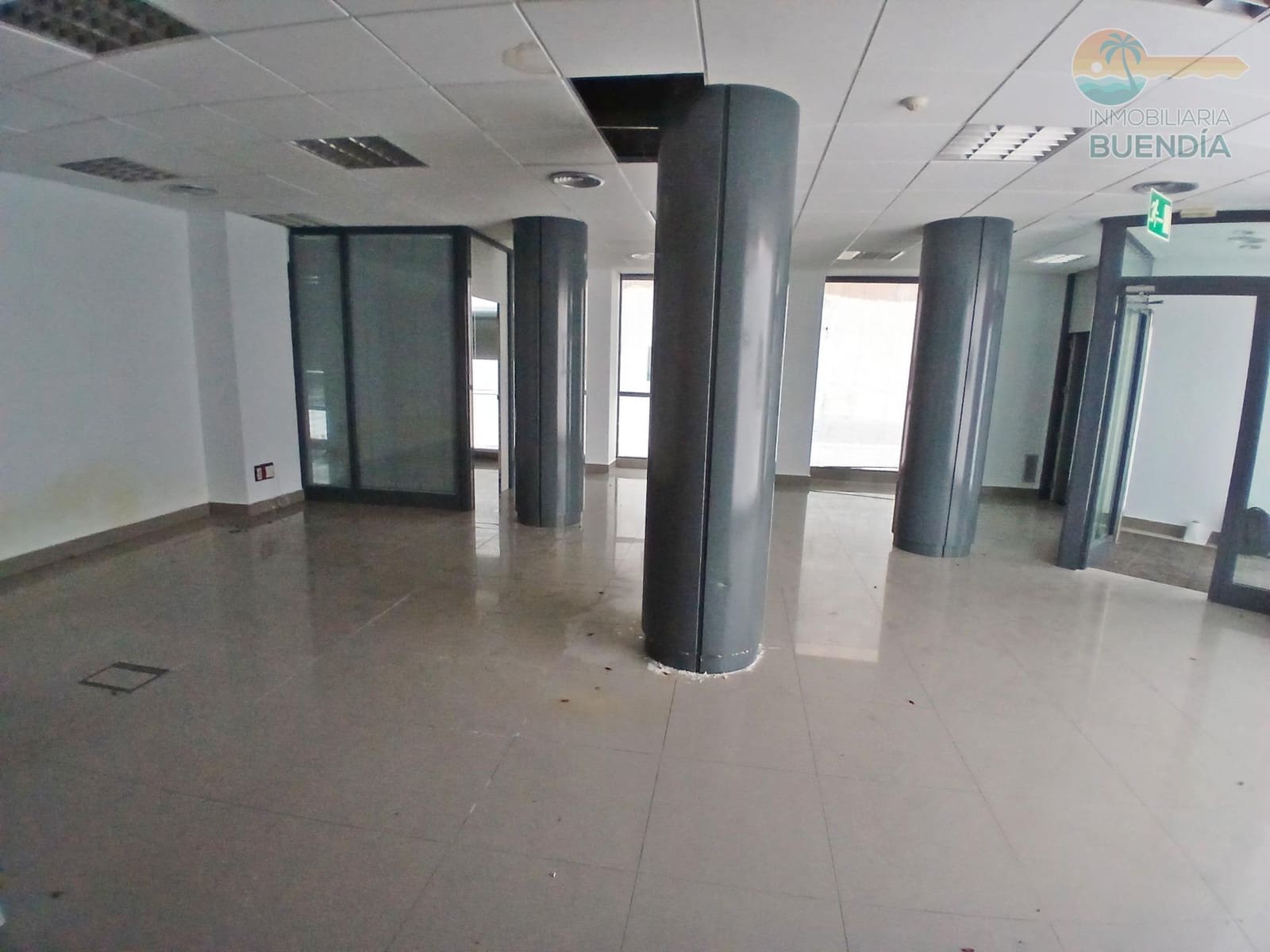 Commercial for sale in Puerto de Mazarron - € 270,000 (Ref: 9843474)