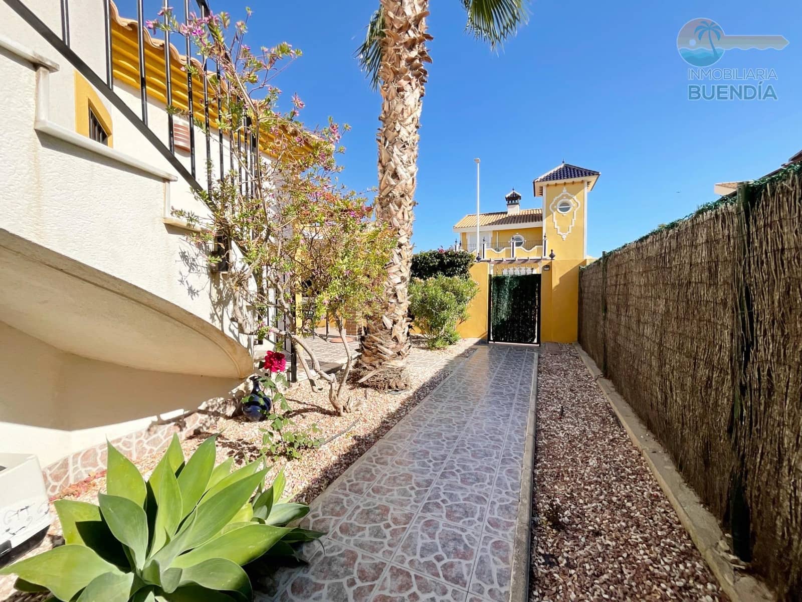 3 bedroom Villa for sale in Mazarron with pool - € 235,000 (Ref: 9857648)
