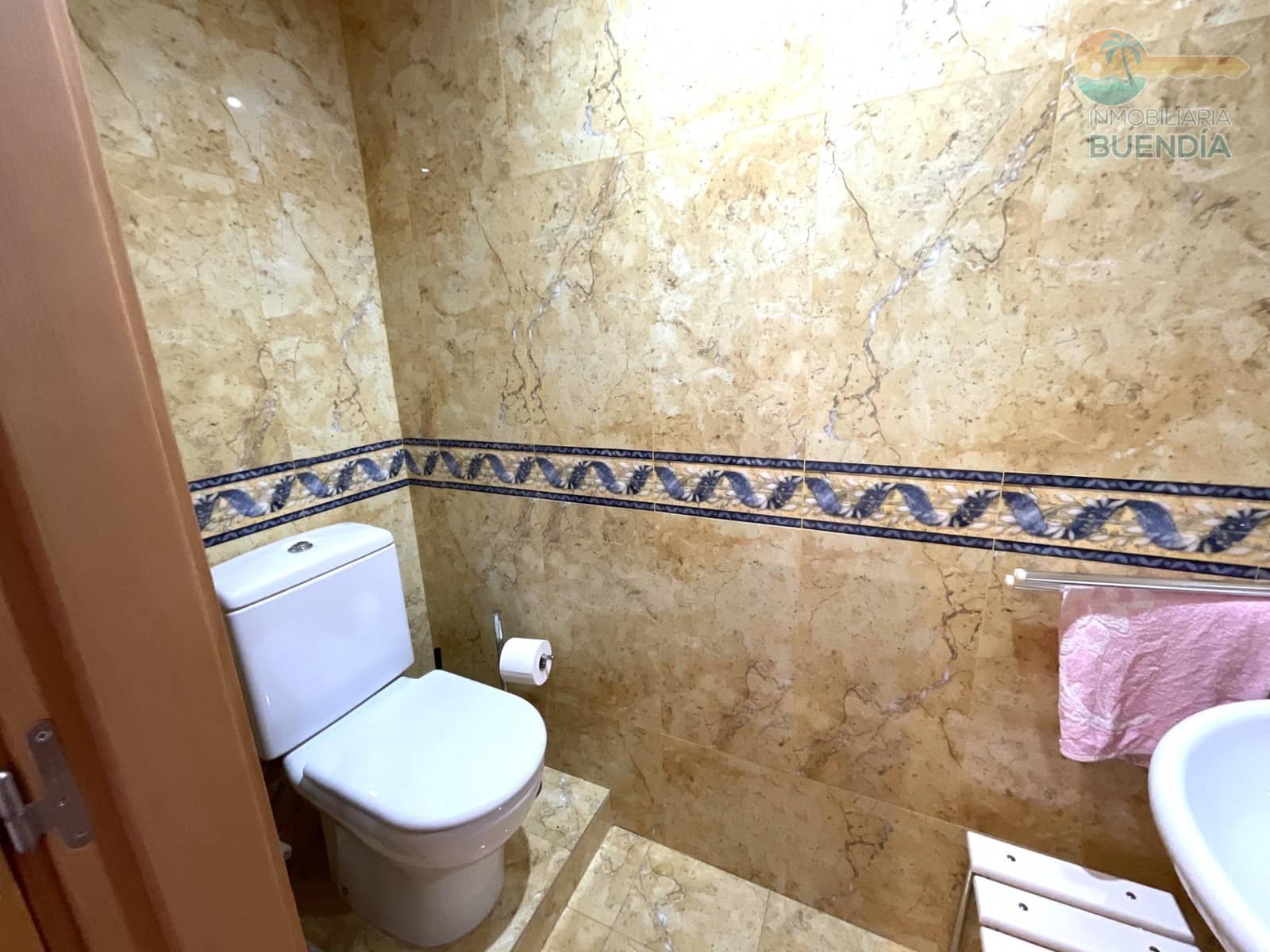 2 bedroom Apartment for sale in Puerto de Mazarron with garage - € 299,900 (Ref: 9890474)