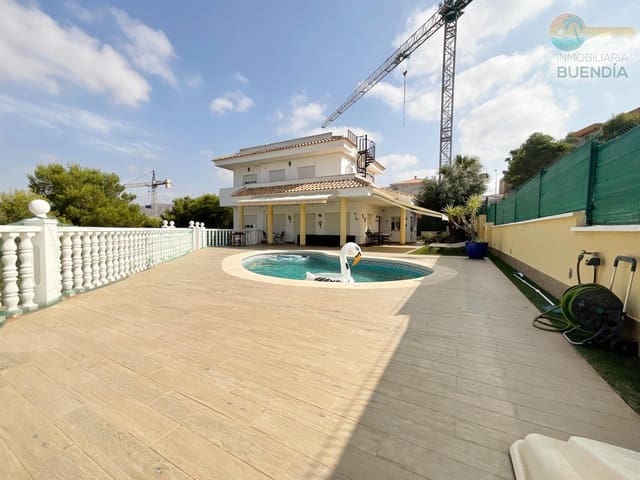 4 slaapkamer Villa te koop in Isla Plana, Cartagena met zwembad garage - € 539.900 (Ref: 9944168)