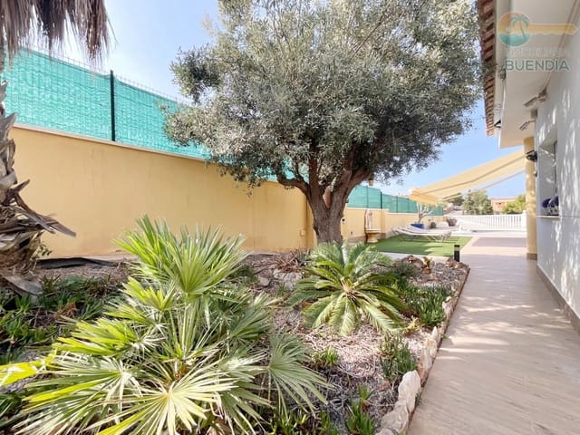 4 slaapkamer Villa te koop in Isla Plana, Cartagena met zwembad garage - € 539.900 (Ref: 9944168)