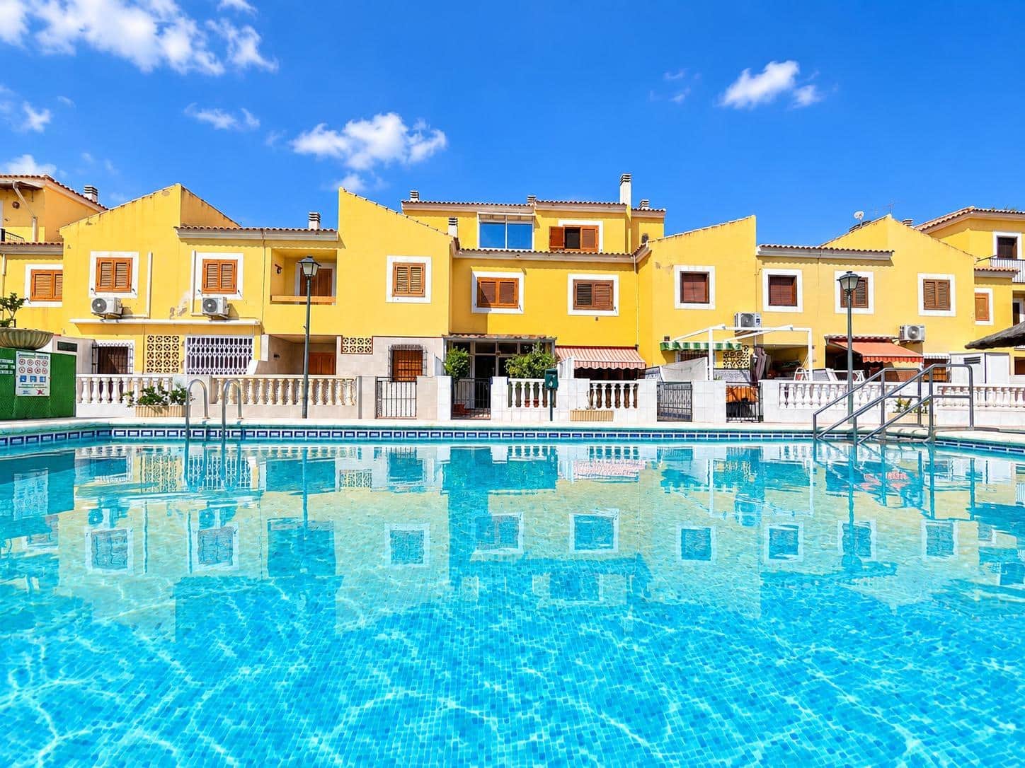 4 makuuhuone Huoneisto myytävänä paikassa Puerto de Mazarron mukana uima-altaan - 250 000 € (Ref: 9947990)