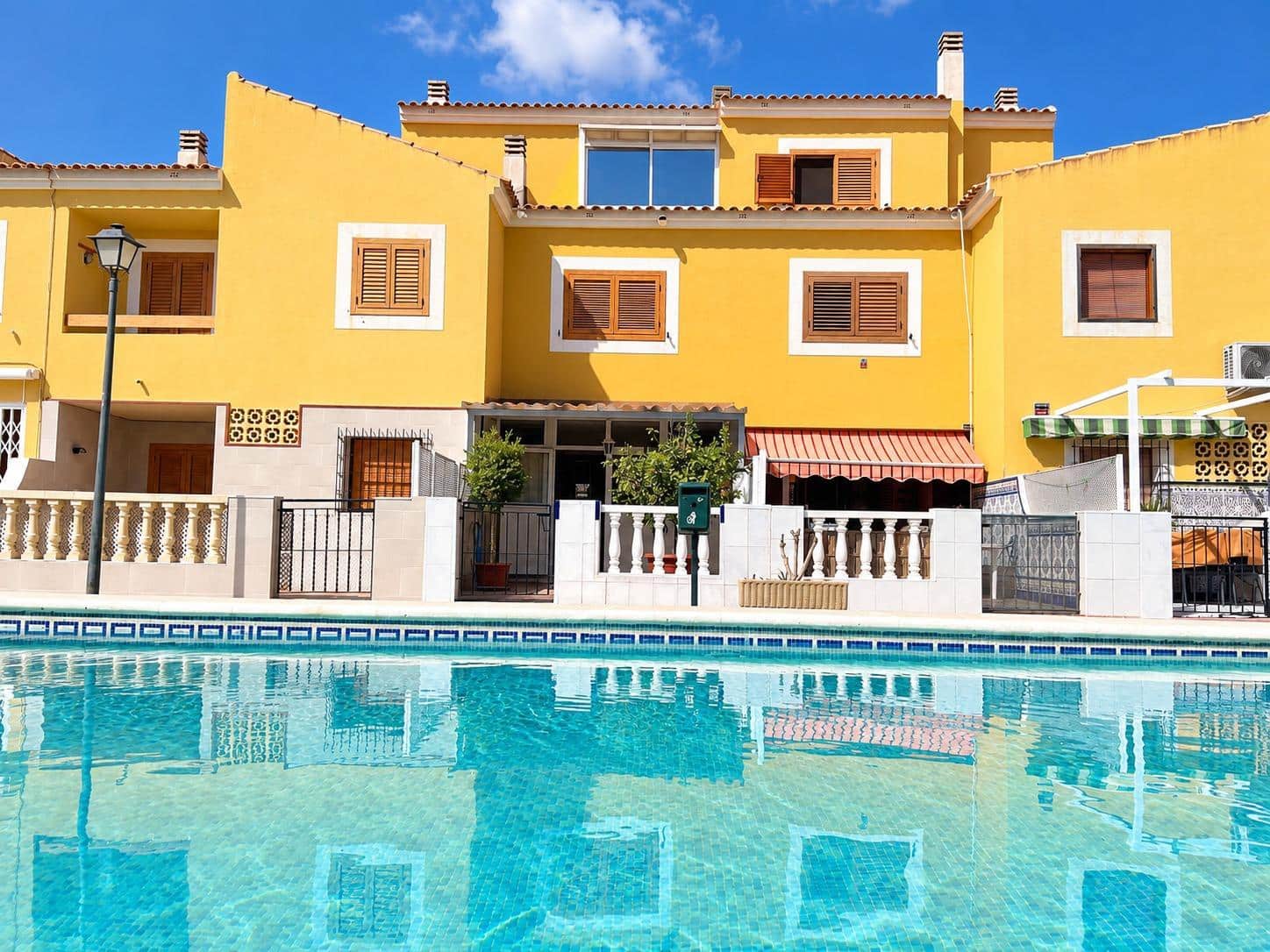 4 makuuhuone Huoneisto myytävänä paikassa Puerto de Mazarron mukana uima-altaan - 250 000 € (Ref: 9947990)