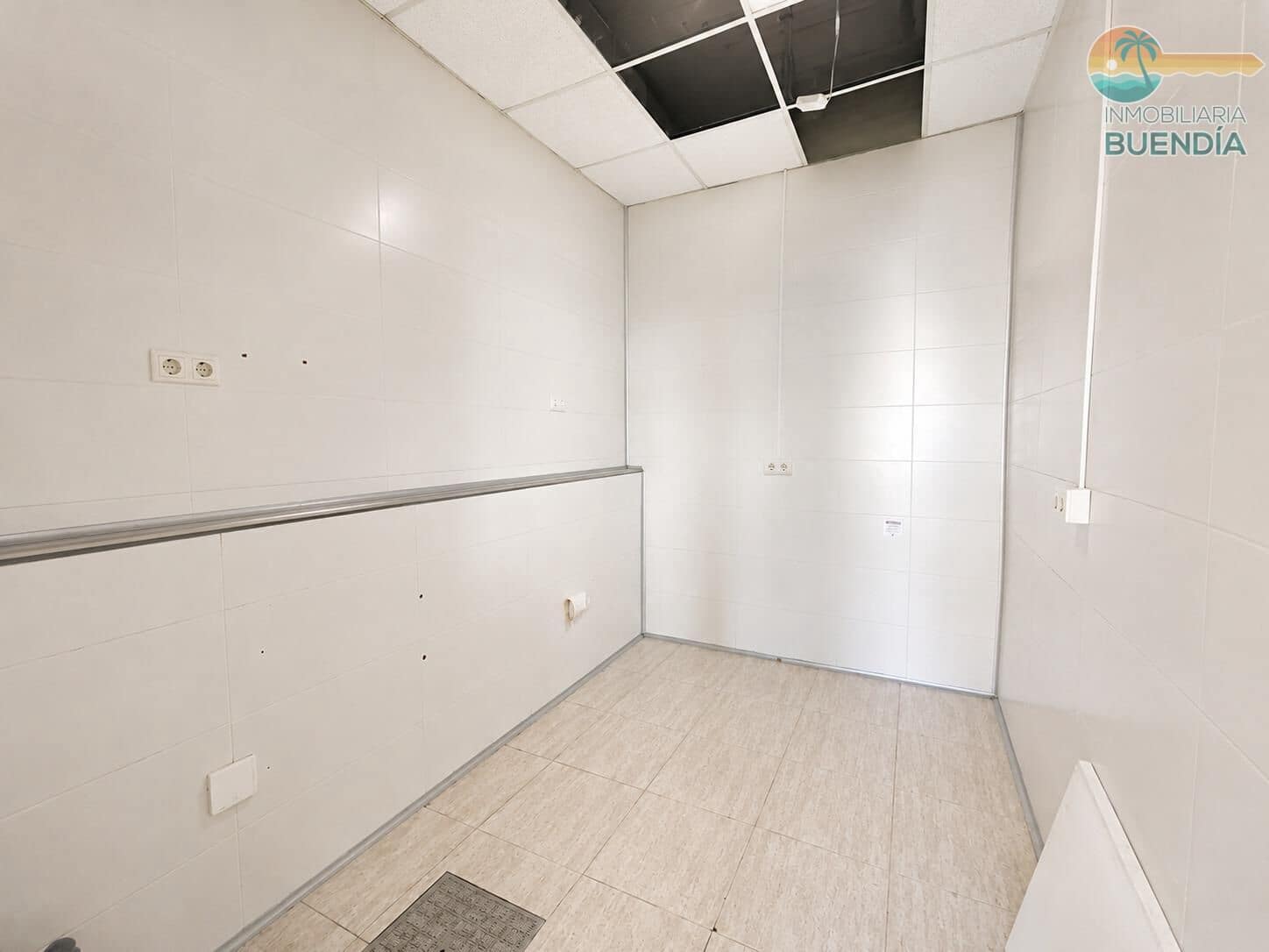 Local Commercial à vendre à Puerto de Mazarron - 240 000 € (Ref: 9970709)