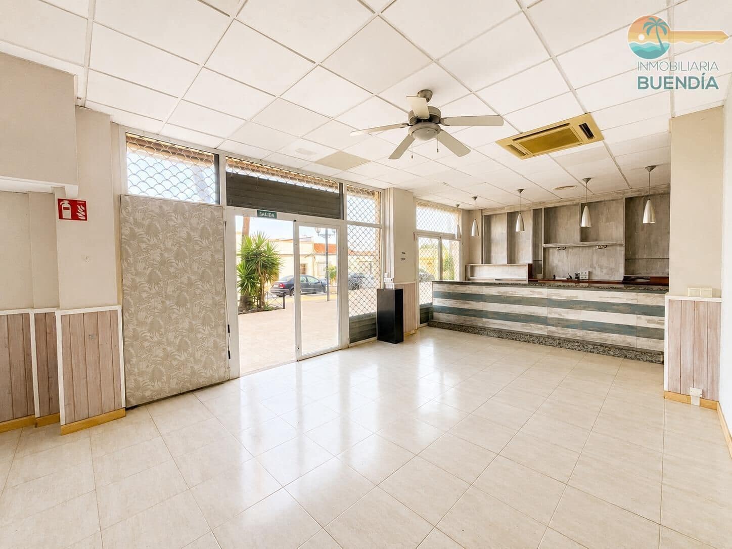 Local Commercial à vendre à Puerto de Mazarron - 240 000 € (Ref: 9970709)