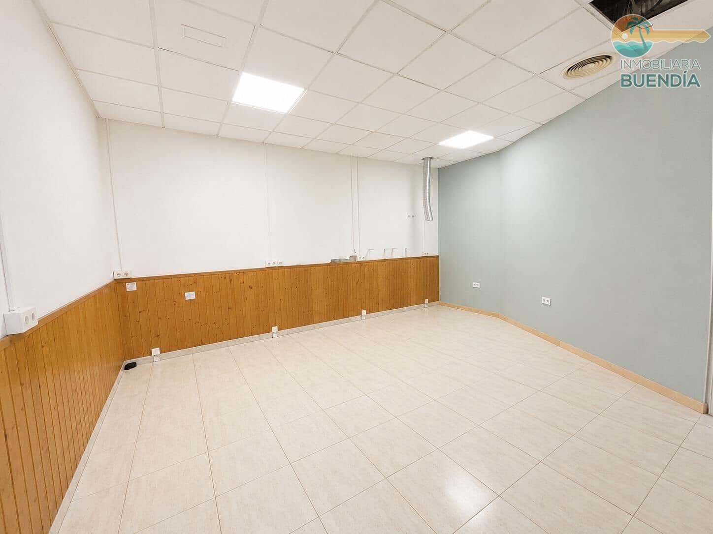 Local Commercial à vendre à Puerto de Mazarron - 240 000 € (Ref: 9970709)