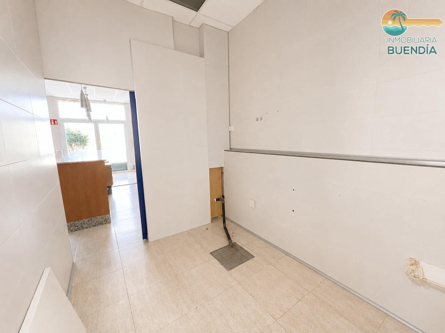 Kaupallinen myytävänä paikassa Puerto de Mazarron - 240 000 € (Ref: 9970709)