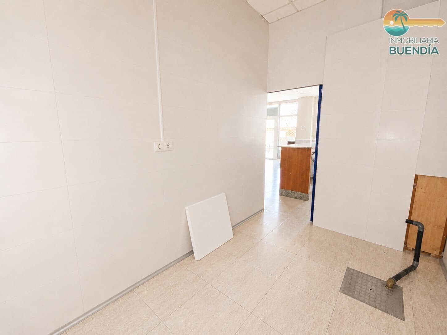 Kaupallinen myytävänä paikassa Puerto de Mazarron - 240 000 € (Ref: 9970709)