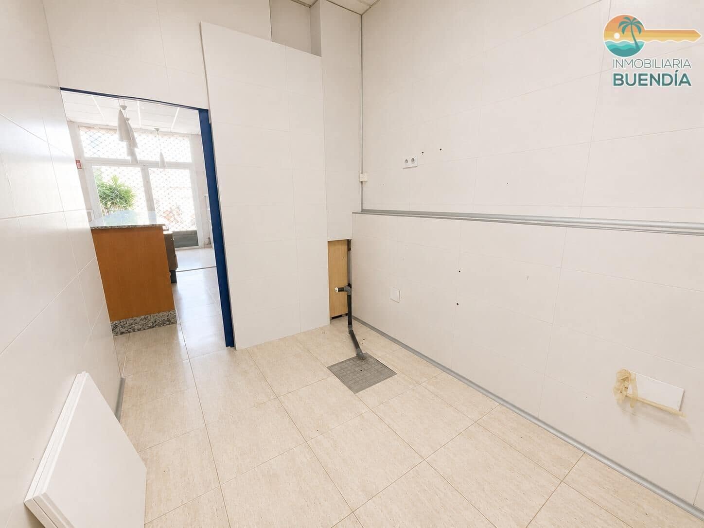 Kaupallinen myytävänä paikassa Puerto de Mazarron - 240 000 € (Ref: 9970709)