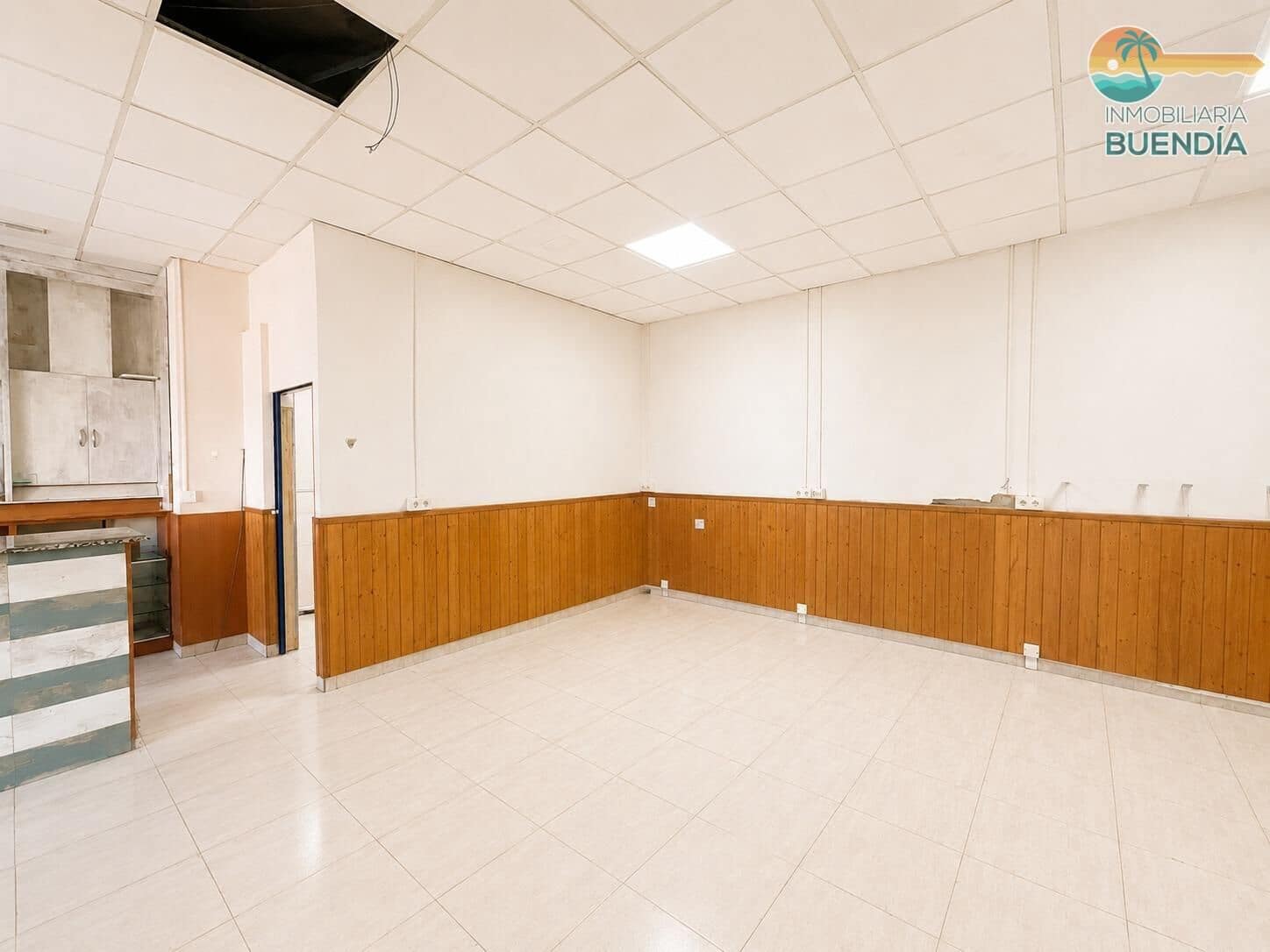 Kaupallinen myytävänä paikassa Puerto de Mazarron - 240 000 € (Ref: 9970709)