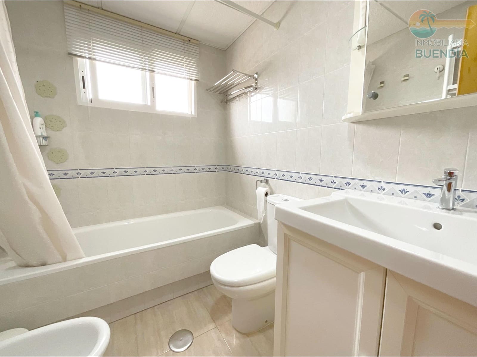 2 soverom Leilighet til salgs i Puerto de Mazarron med svømmebasseng garasje - € 162 900 (Ref: 9980476)