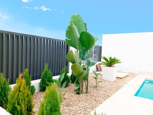 3 Zimmer Villa zu verkaufen in Torrevieja mit Pool Garage - 414.000 € (Ref: 8554481)