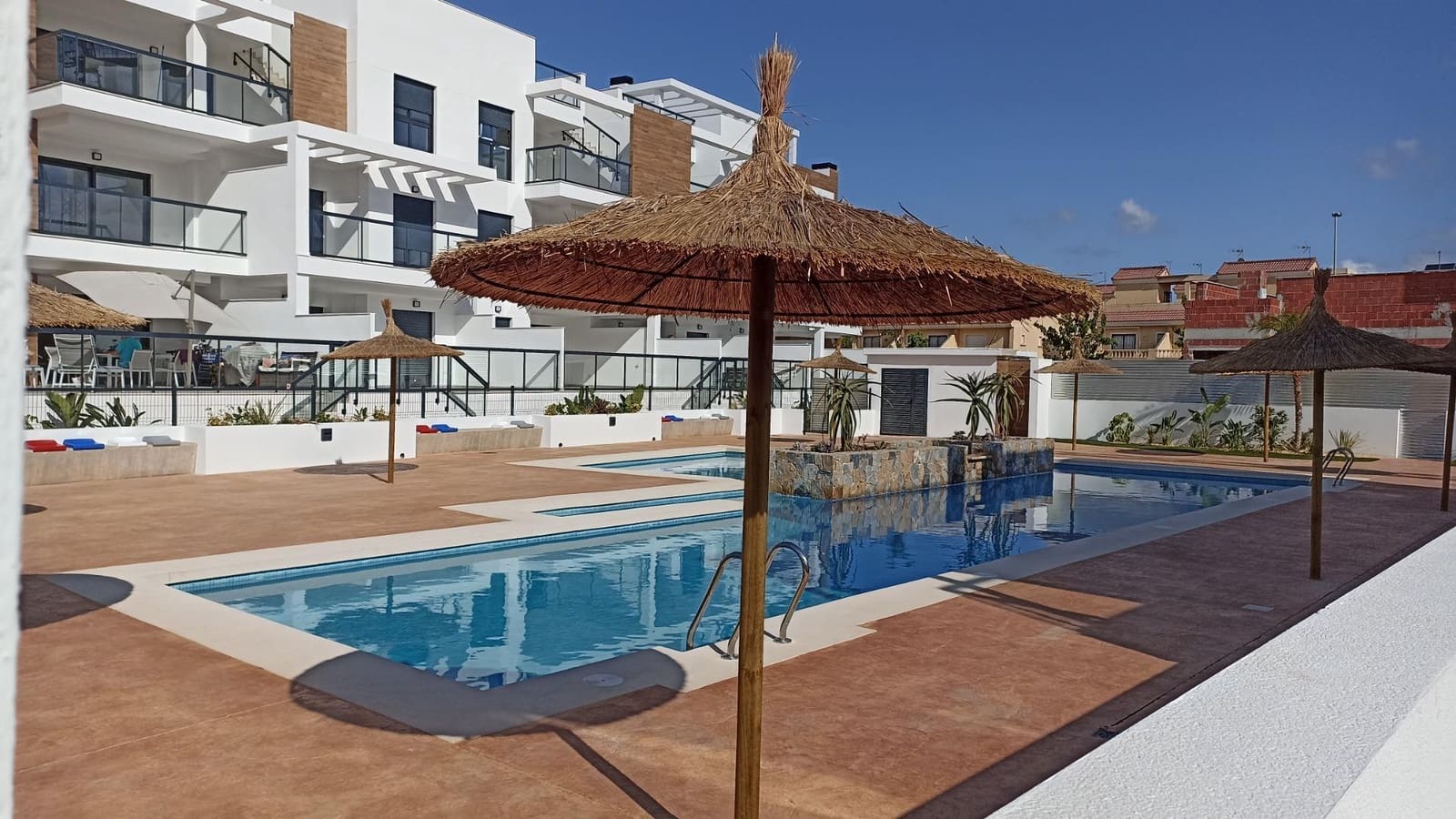 2 sypialnia Bungalow na sprzedaż w El Mojon z basenem garażem - 279 000 € (Ref: 8689492)