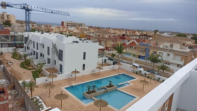 Bungalow de 2 habitaciones en Pilar de la Horadada en venta con piscina garaje - 285.000 € (Ref: 8689493)