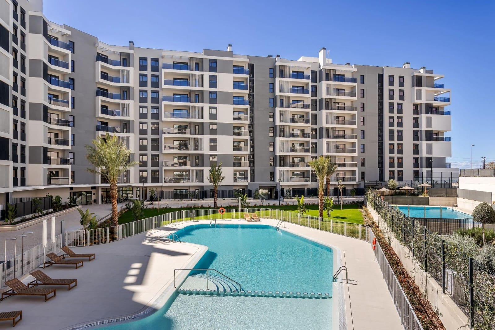 3 bedroom Apartment for sale in Alicante / Alacant city with pool garage - € 414,000 (Ref: 9142845)