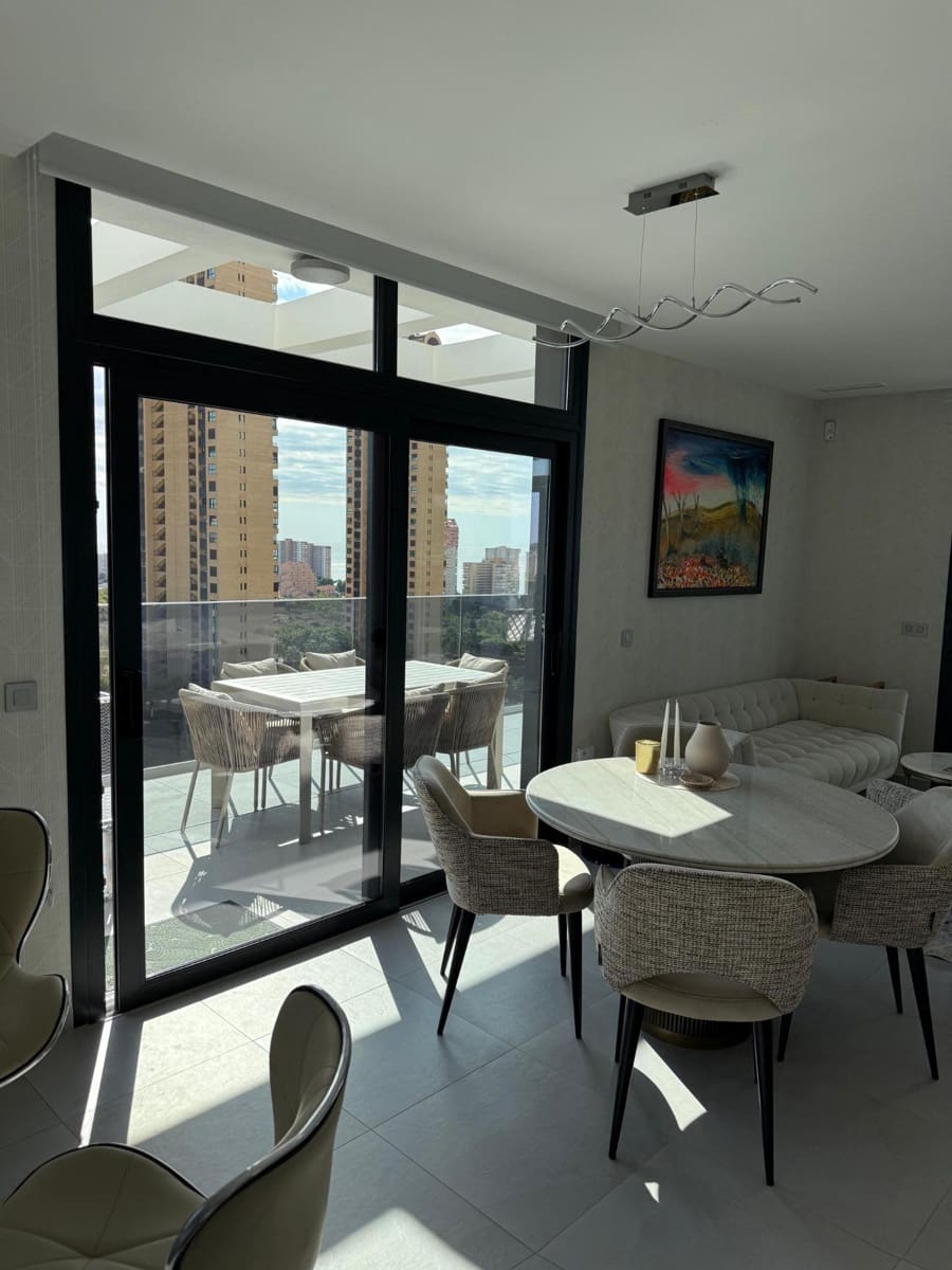 3 sypialnia Apartament na sprzedaż w Benidorm z basenem garażem - 625 000 € (Ref: 9615454)