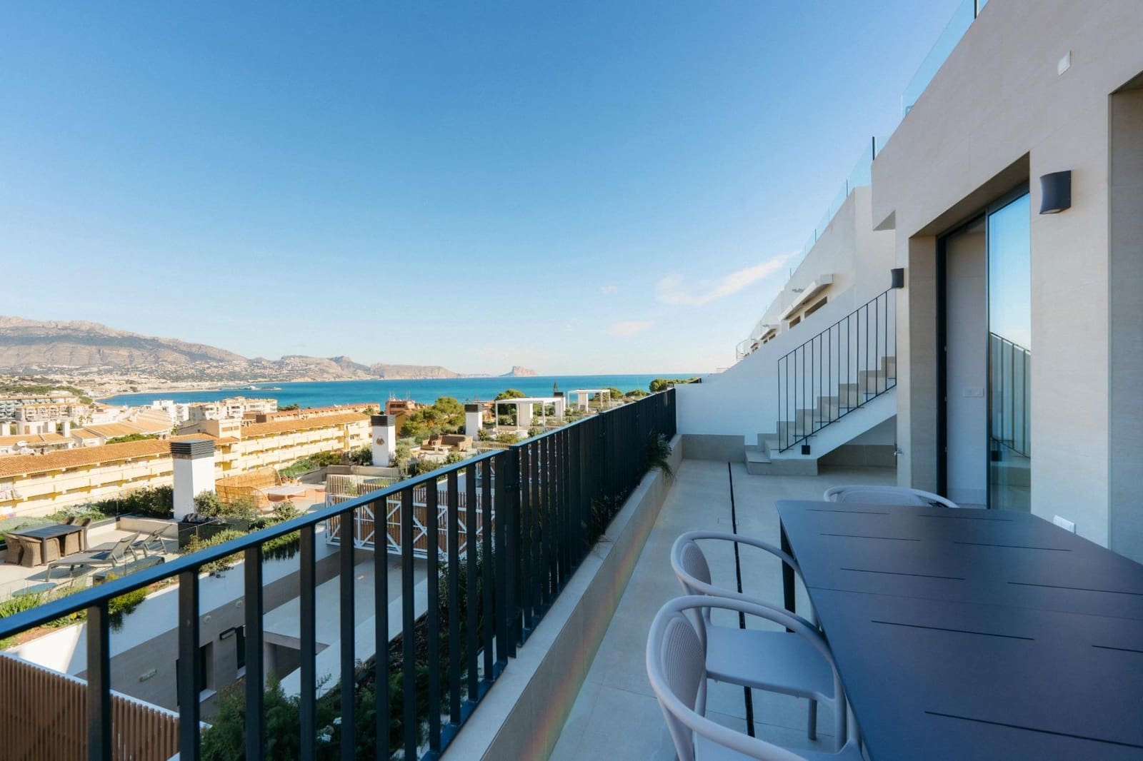 2 bedroom Apartment for sale in Alfaz del Pi / L'Alfas del Pi with pool - € 540,000 (Ref: 9804292)