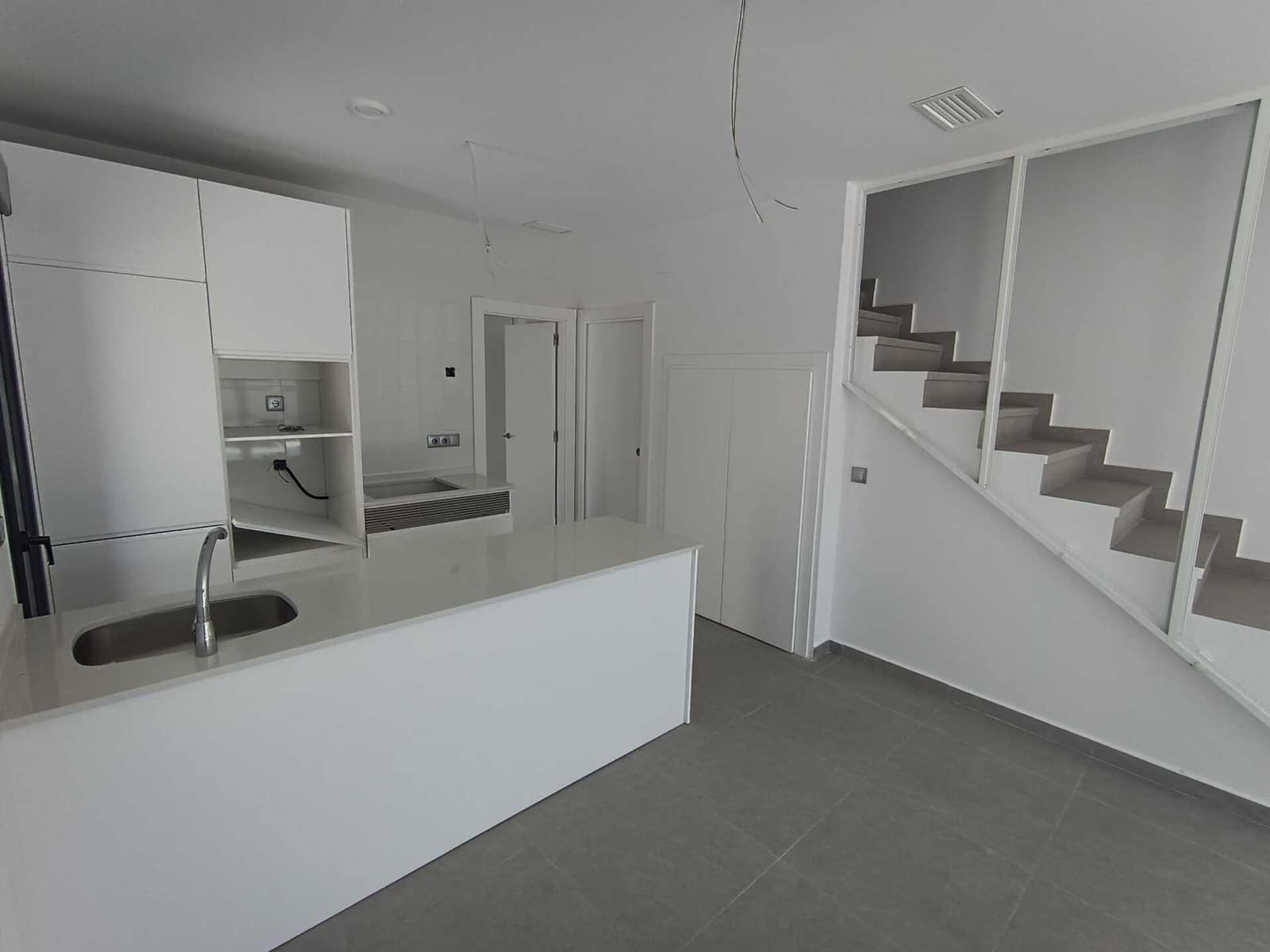 3 slaapkamer Villa te koop in Daya Nueva met zwembad - € 317.000 (Ref: 9836670)
