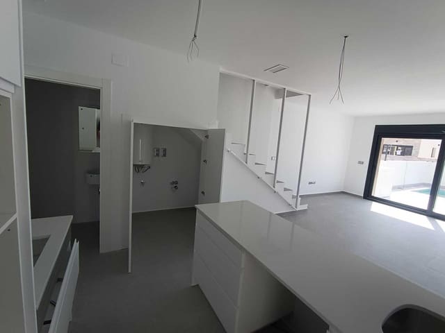 3 slaapkamer Villa te koop in Daya Nueva met zwembad - € 317.000 (Ref: 9836670)