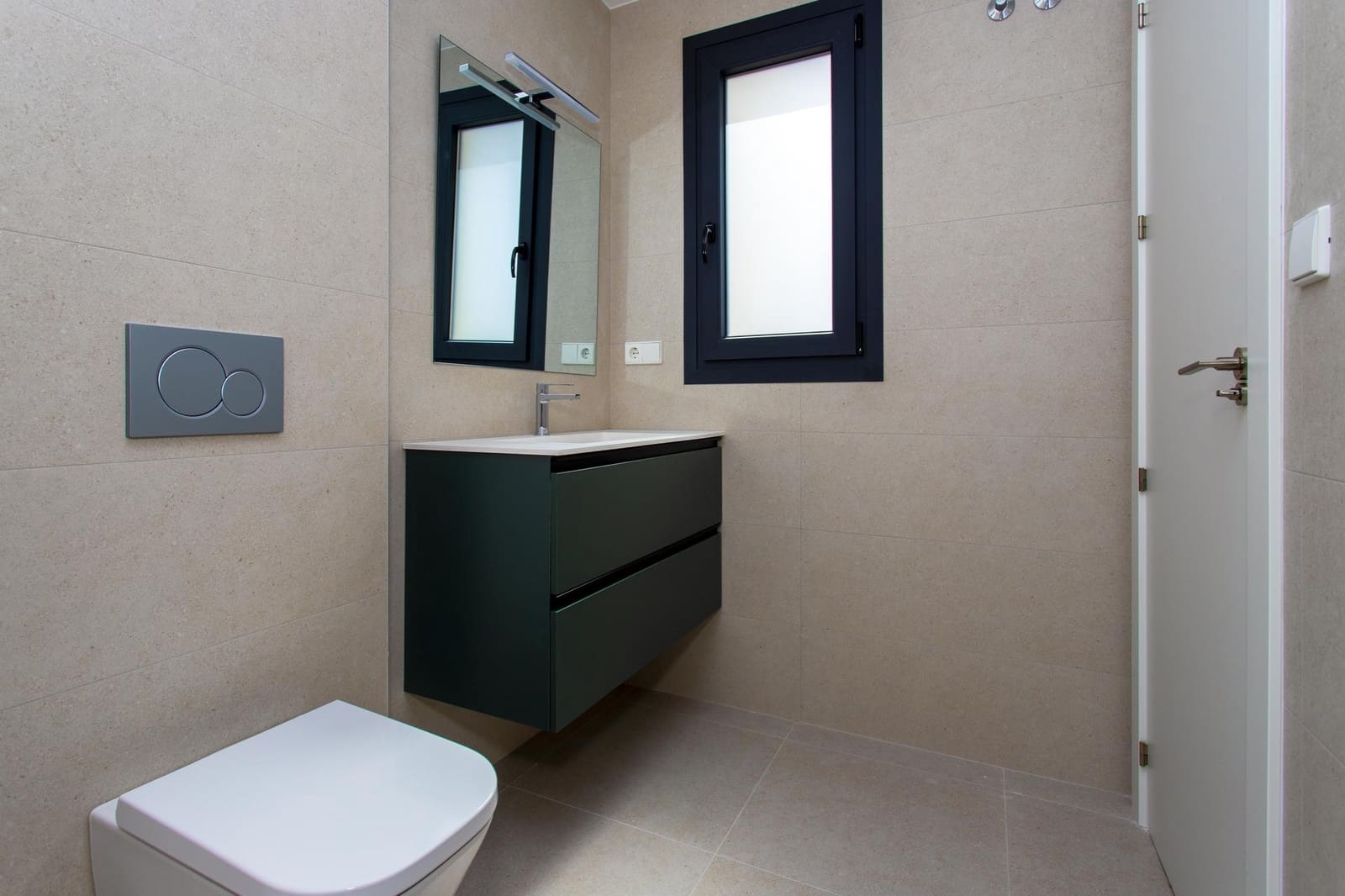 3 soveværelse Villa til salg i Monforte del Cid med swimmingpool - € 365.000 (Ref: 9938197)
