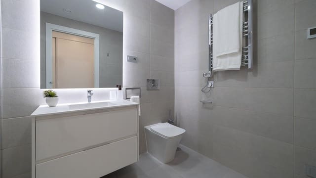 2 slaapkamer Appartement te koop in Via Parque, Benidorm met zwembad garage - € 507.000 (Ref: 9986867)