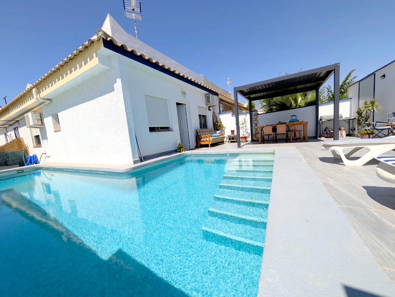 2 soveværelse Villa til salg i Camposol med swimmingpool - € 175.000 (Ref: 10011523)