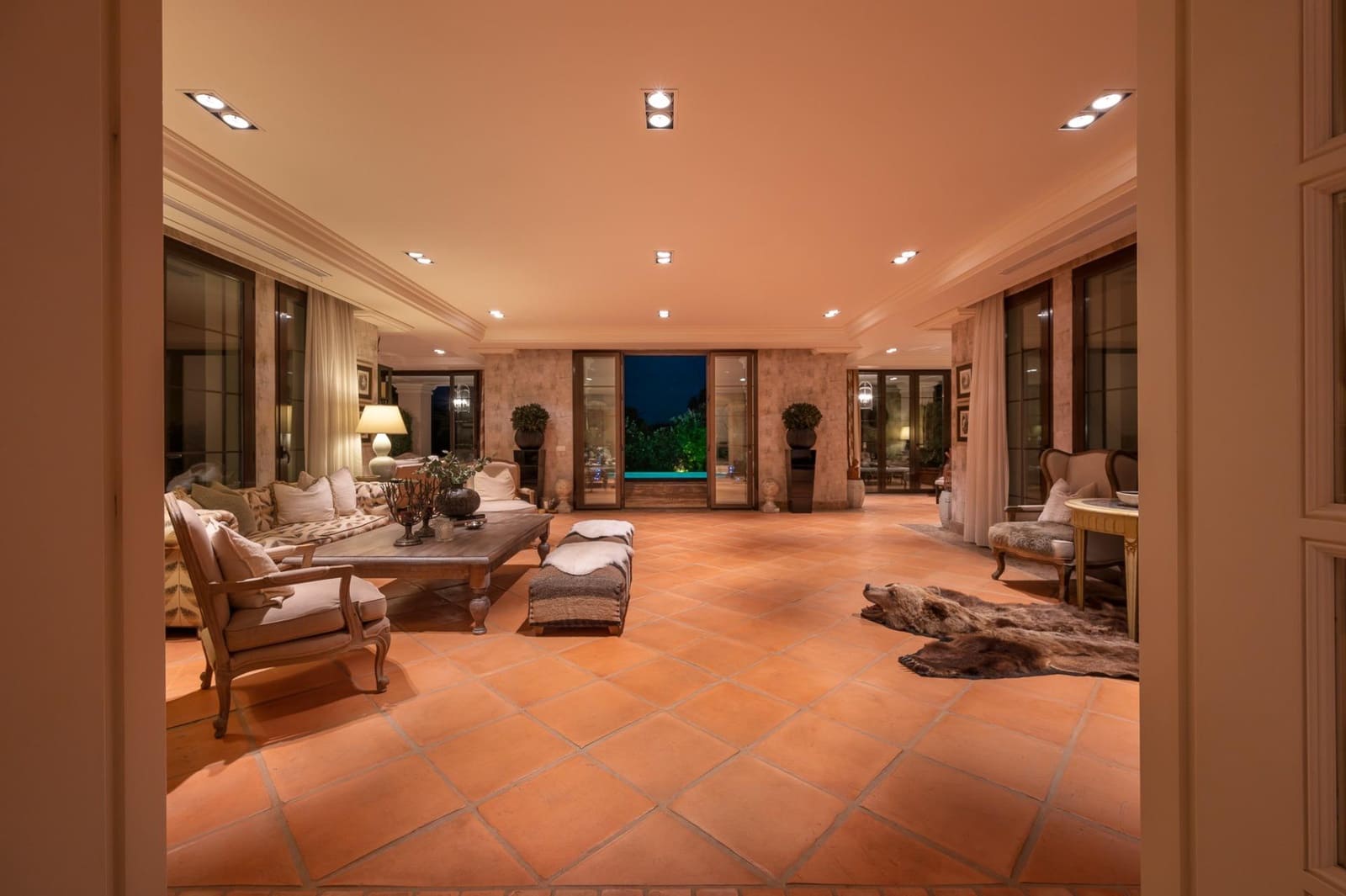 8 Zimmer Villa zu verkaufen in Guadalmina mit Pool Garage - 7.500.000 € (Ref: 10062382)