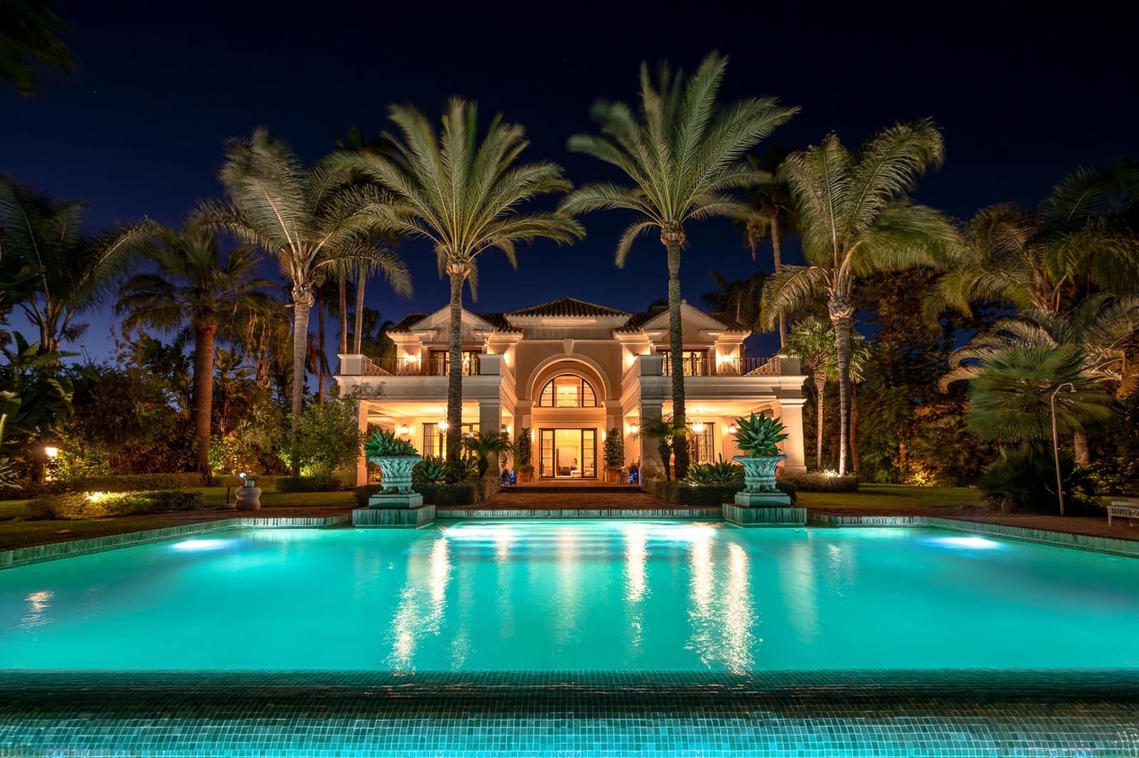 8 Zimmer Villa zu verkaufen in Guadalmina mit Pool Garage - 7.500.000 € (Ref: 10062382)