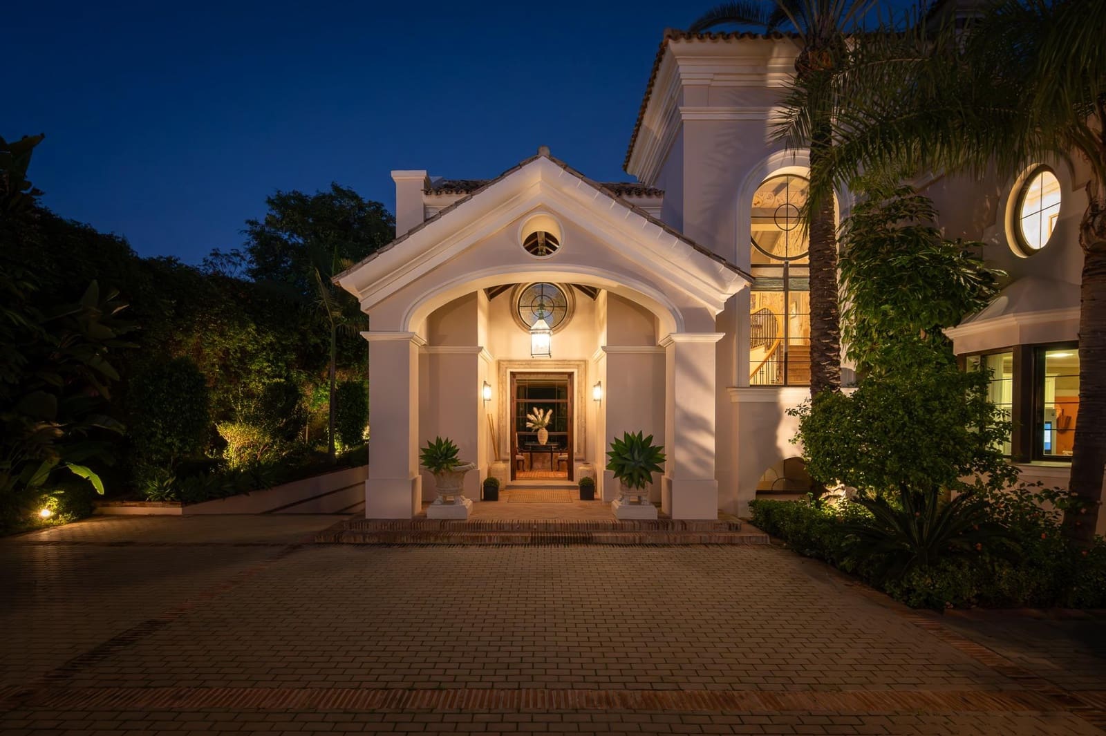 8 Zimmer Villa zu verkaufen in Guadalmina mit Pool Garage - 7.500.000 € (Ref: 10062382)