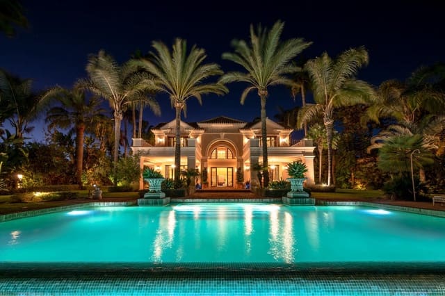 8 Zimmer Villa zu verkaufen in Guadalmina Alta, Marbella mit Pool Garage - 7.500.000 € (Ref: 10062382)