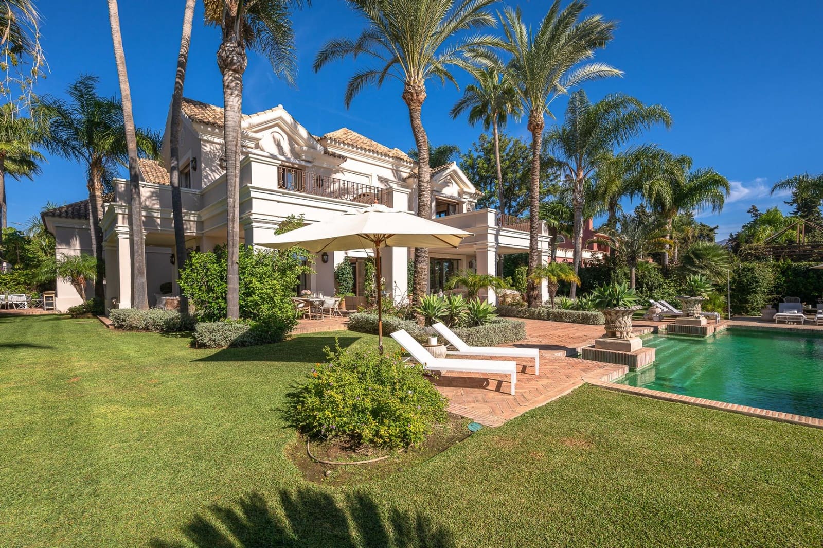 8 Zimmer Villa zu verkaufen in Guadalmina mit Pool Garage - 7.500.000 € (Ref: 10062382)
