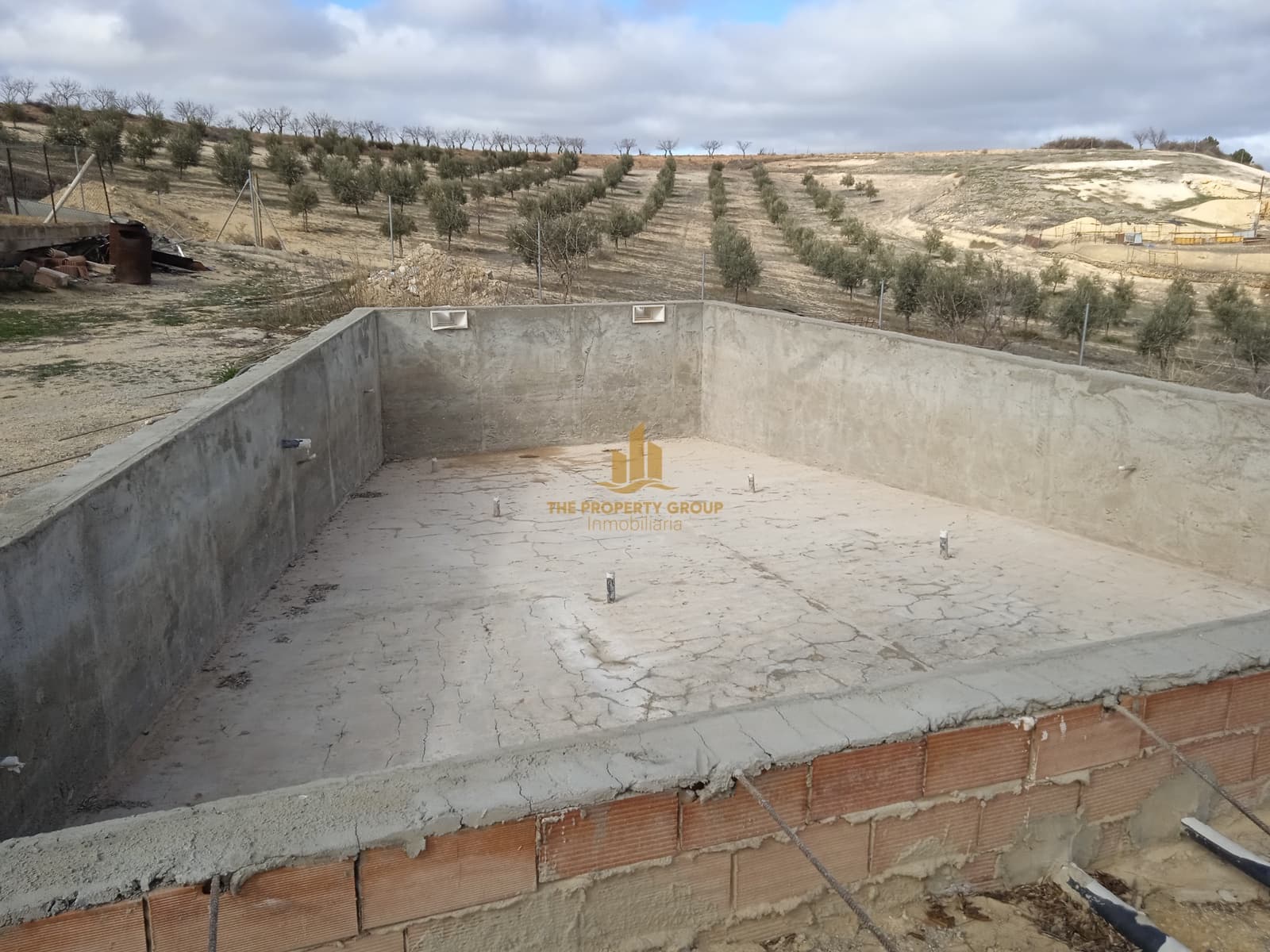 7 bedroom Cave House for sale in Cuevas del Campo with pool garage €